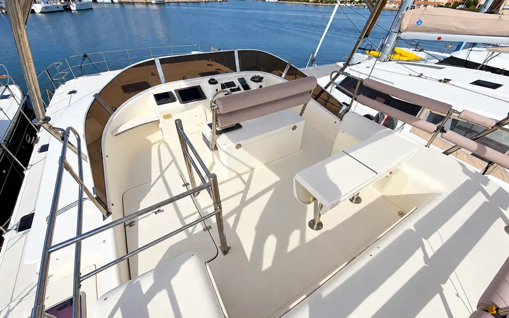 slider 4 Charter Cats Prowler 48