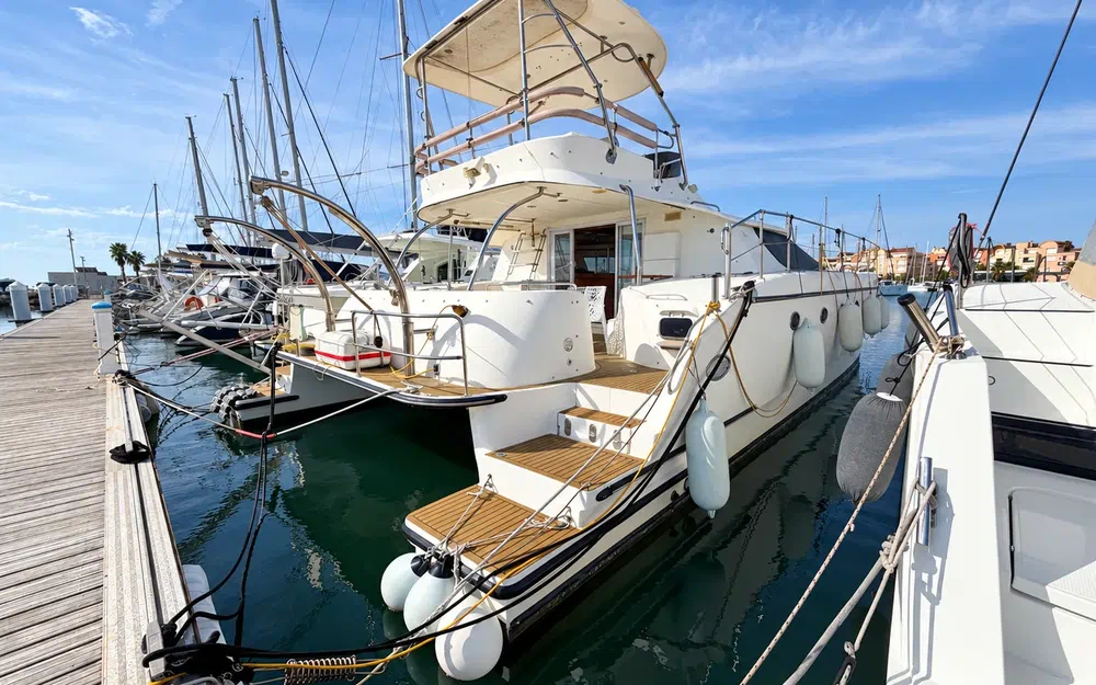 slider 2 Charter Cats Prowler 48