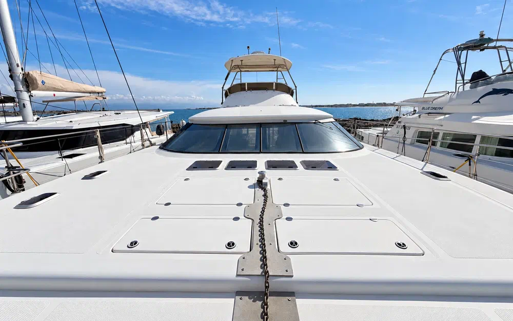 slider 29 Charter Cats Prowler 48