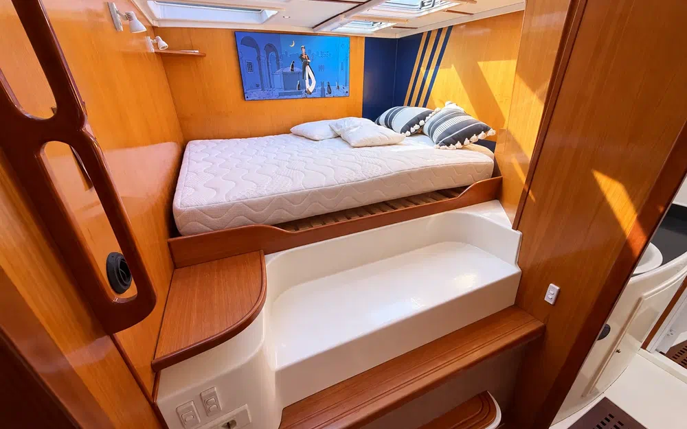 slider 19 Charter Cats Prowler 48