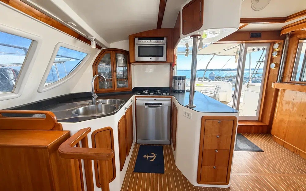 slider 11 Charter Cats Prowler 48