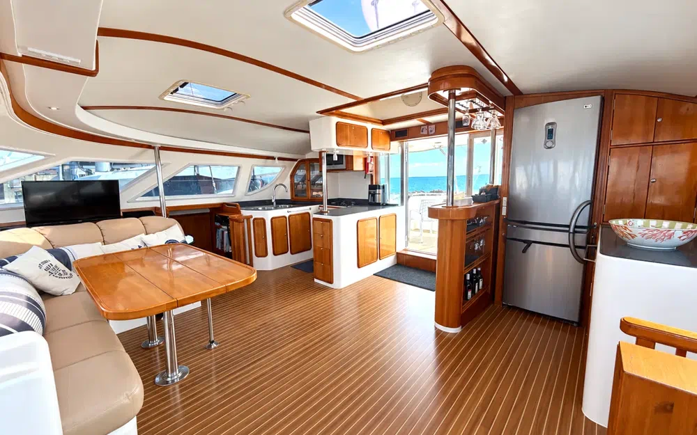 slider 15 Charter Cats Prowler 48