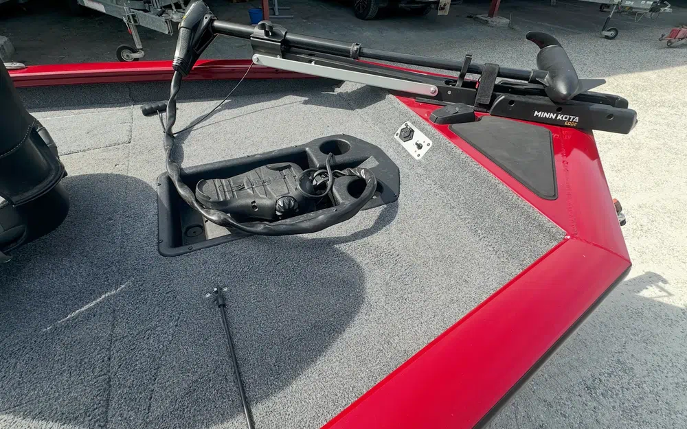 slider 6 Tracker Pro Team 175