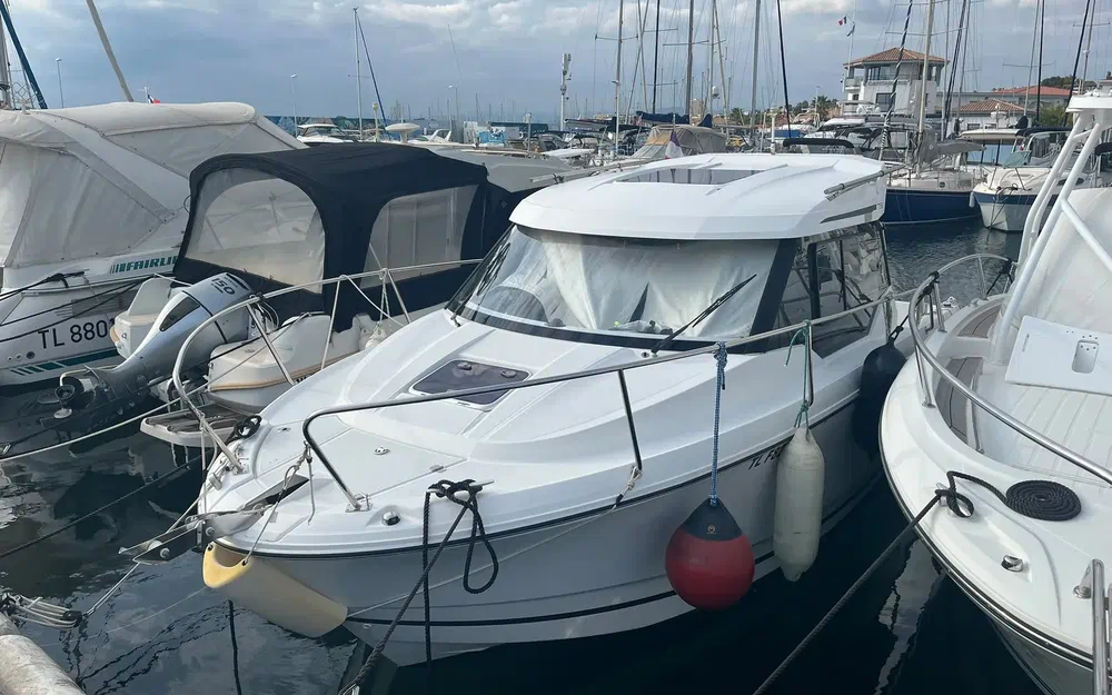 slider 2 Jeanneau Merry Fisher 795