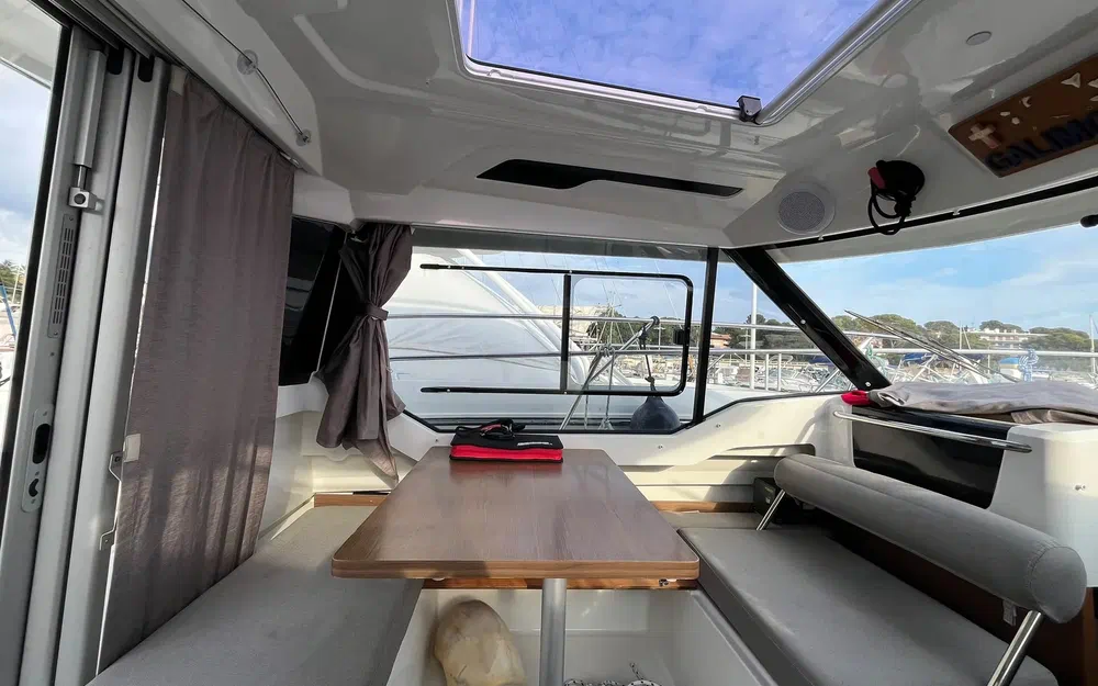 slider 19 Jeanneau Merry Fisher 795