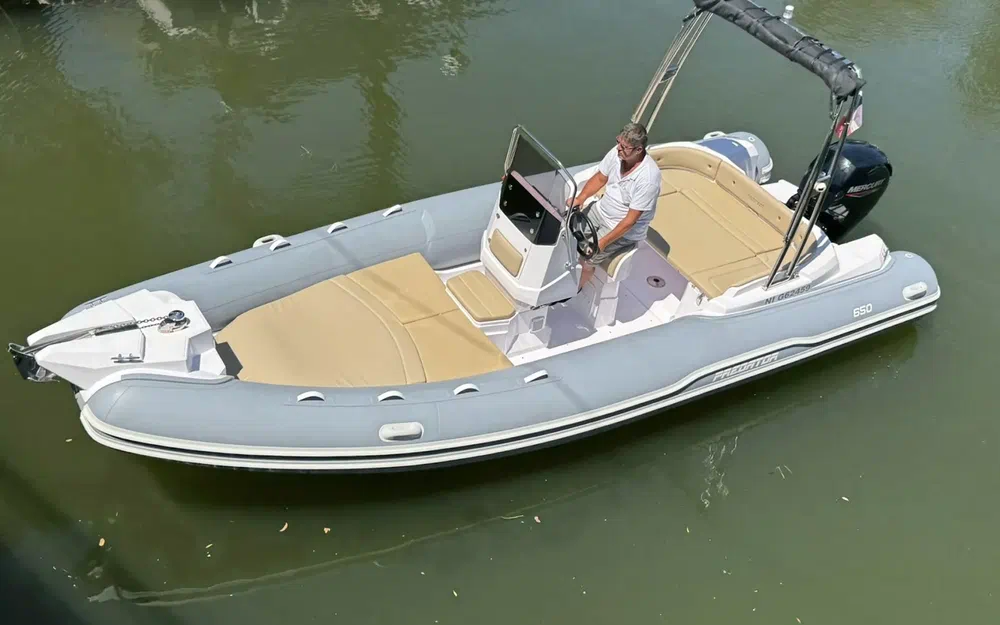 slider 3 Italboats Predator 599 TS