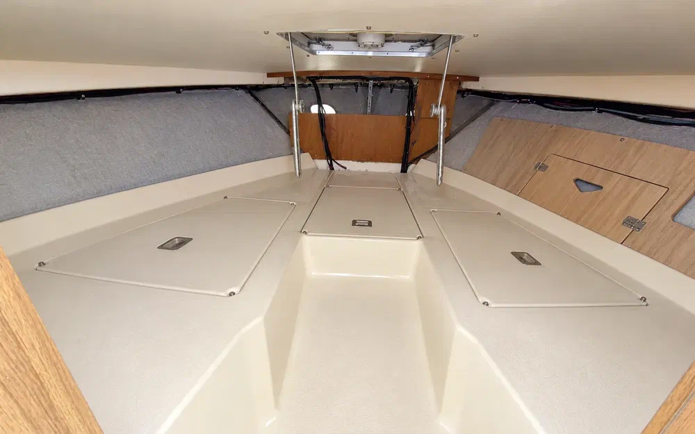 slider 12 Bertram 28 Flybridge
