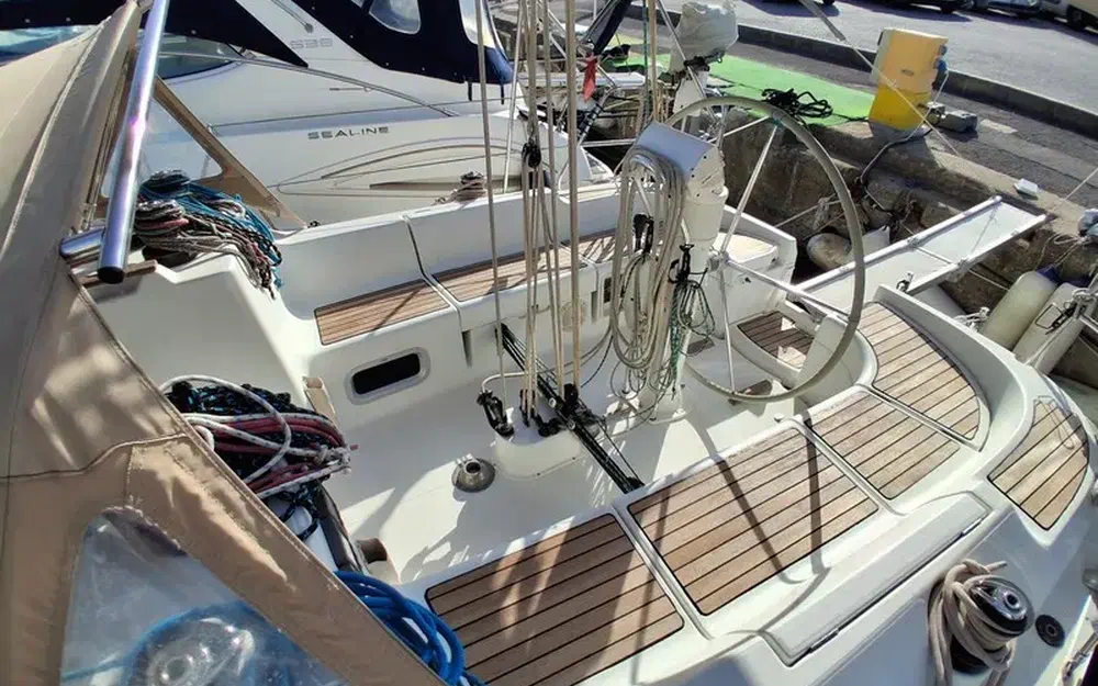 slider 8 Jeanneau Sun Fast 37
