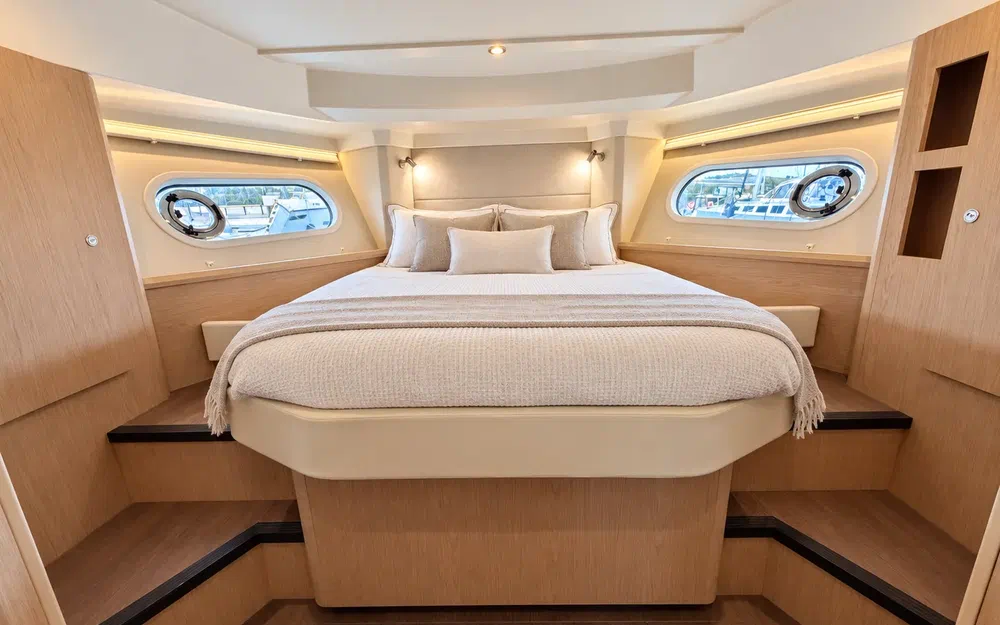 slider 12 Beneteau Swift Trawler 41 Fly