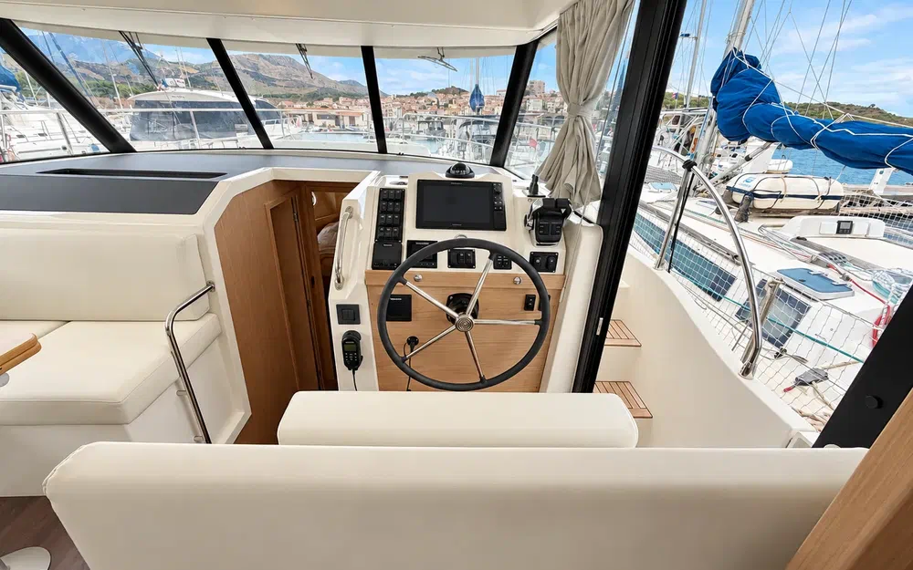 slider 16 Beneteau Swift Trawler 41 Fly