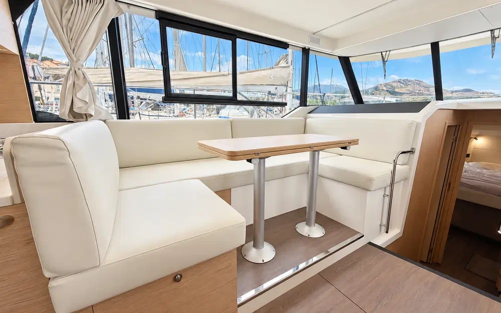 slider 9 Beneteau Swift Trawler 41 Fly