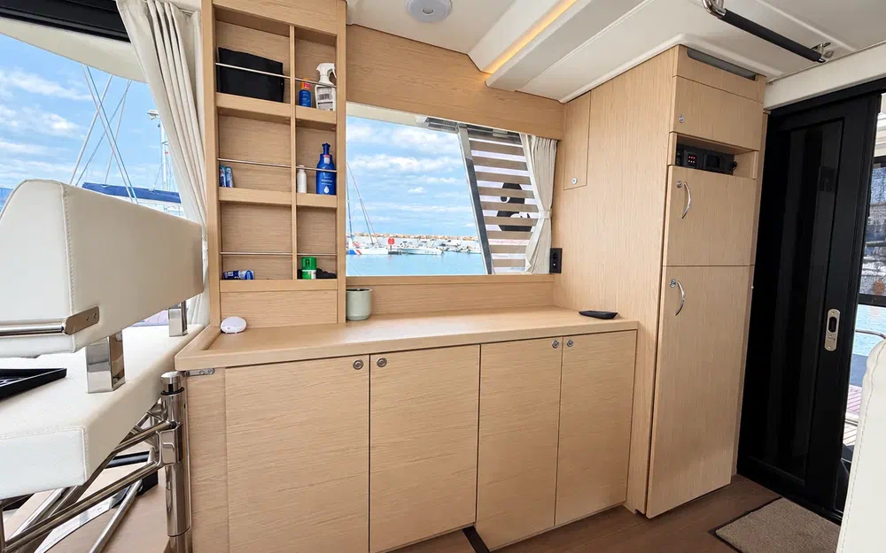 slider 12 Beneteau Swift Trawler 41 Fly