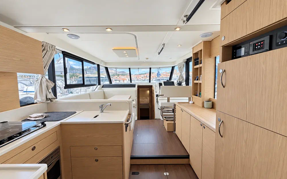 slider 8 Beneteau Swift Trawler 41 Fly
