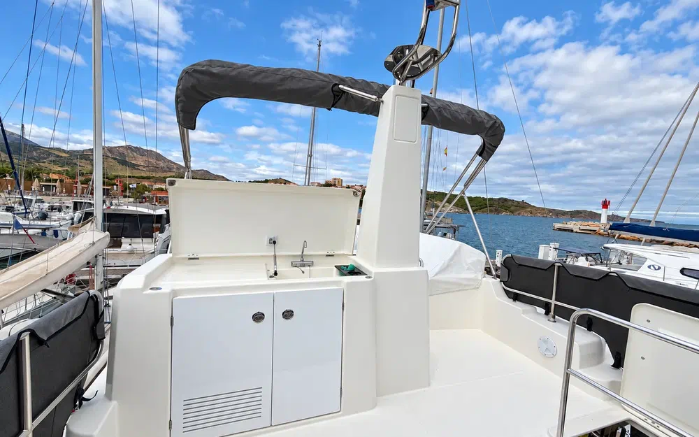 slider 6 Beneteau Swift Trawler 41 Fly