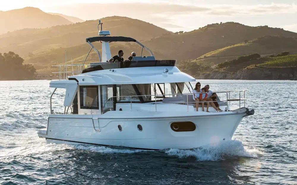 slider 2 Beneteau Swift Trawler 41 Fly