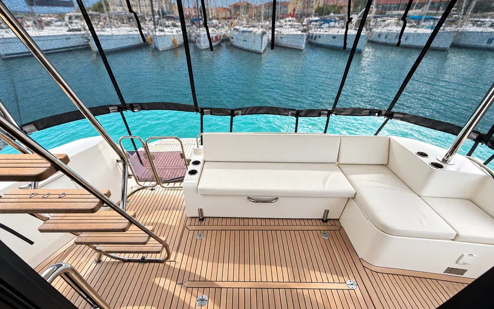 slider 8 Beneteau Swift Trawler 41 Fly