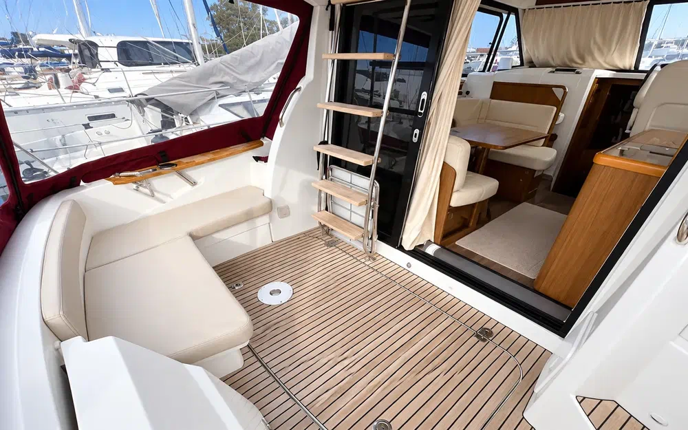 slider 8 Beneteau Antares 30