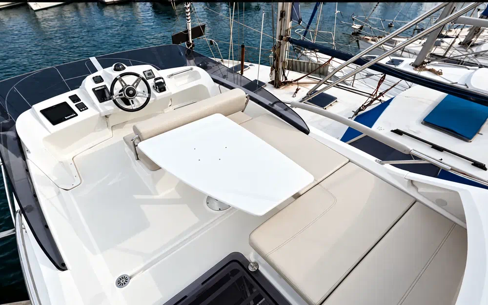 slider 4 Beneteau Antares 30
