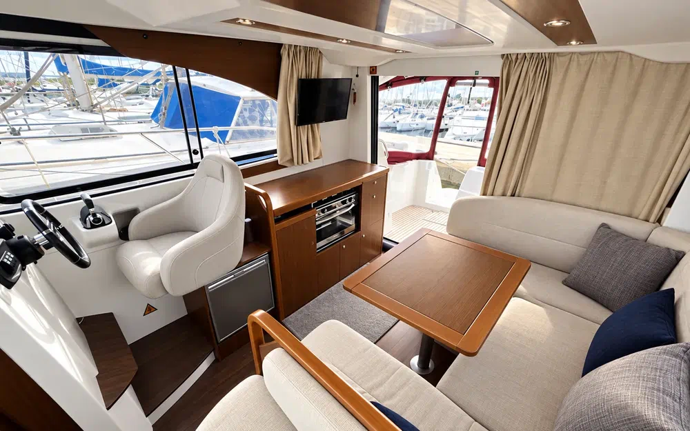 slider 11 Beneteau Antares 30