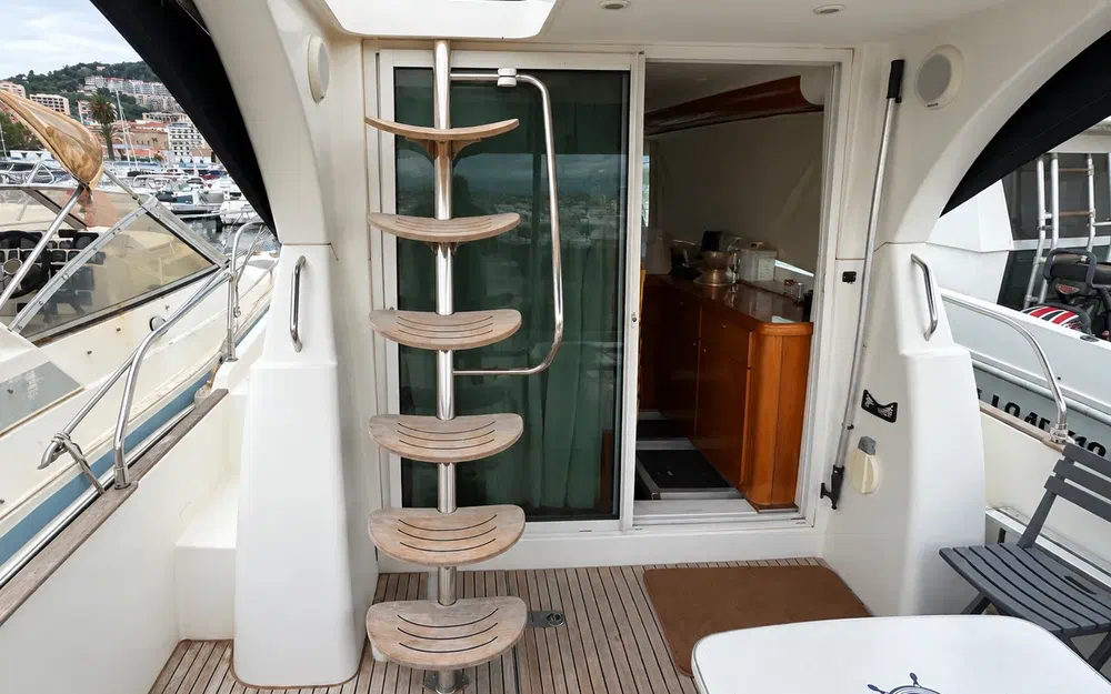 slider 1 Beneteau Antares 980 Fly