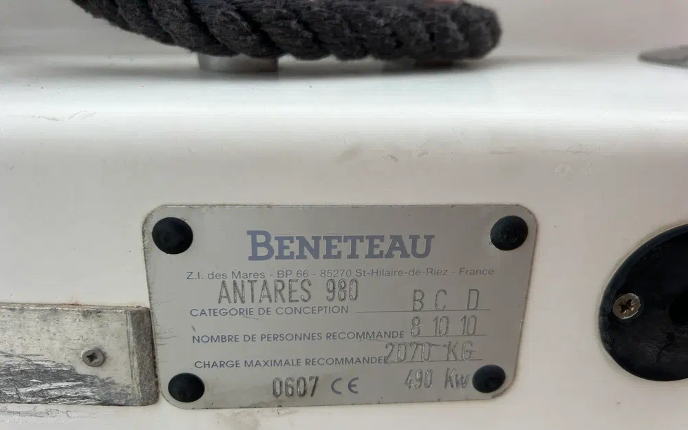 slider 20 Beneteau Antares 980 Fly