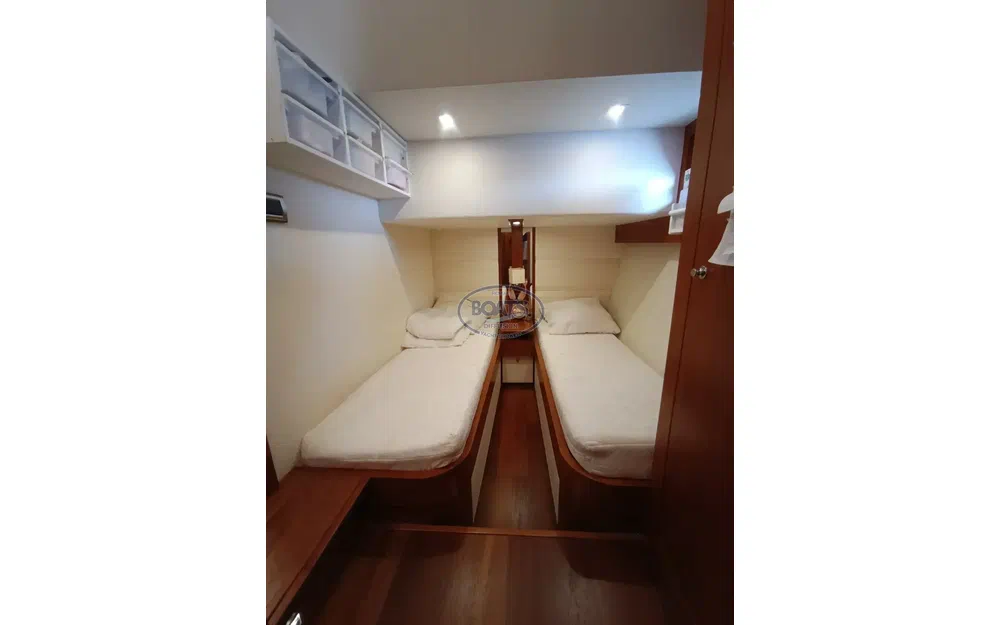 slider 12 Queens Yachts 62