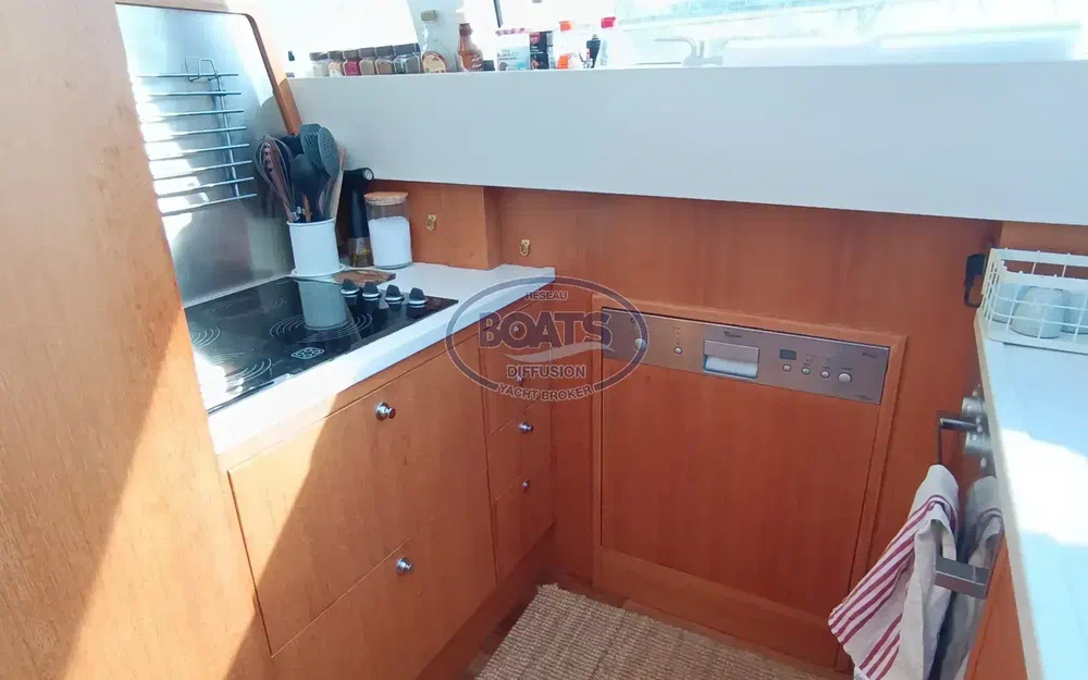 slider 13 Queens Yachts 62