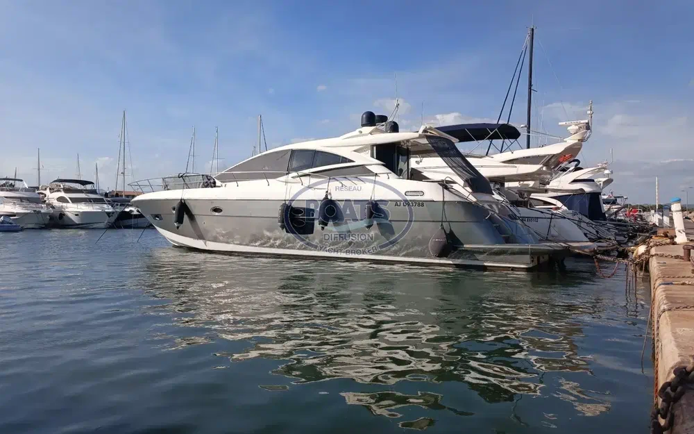 slider 4 Queens Yachts 62