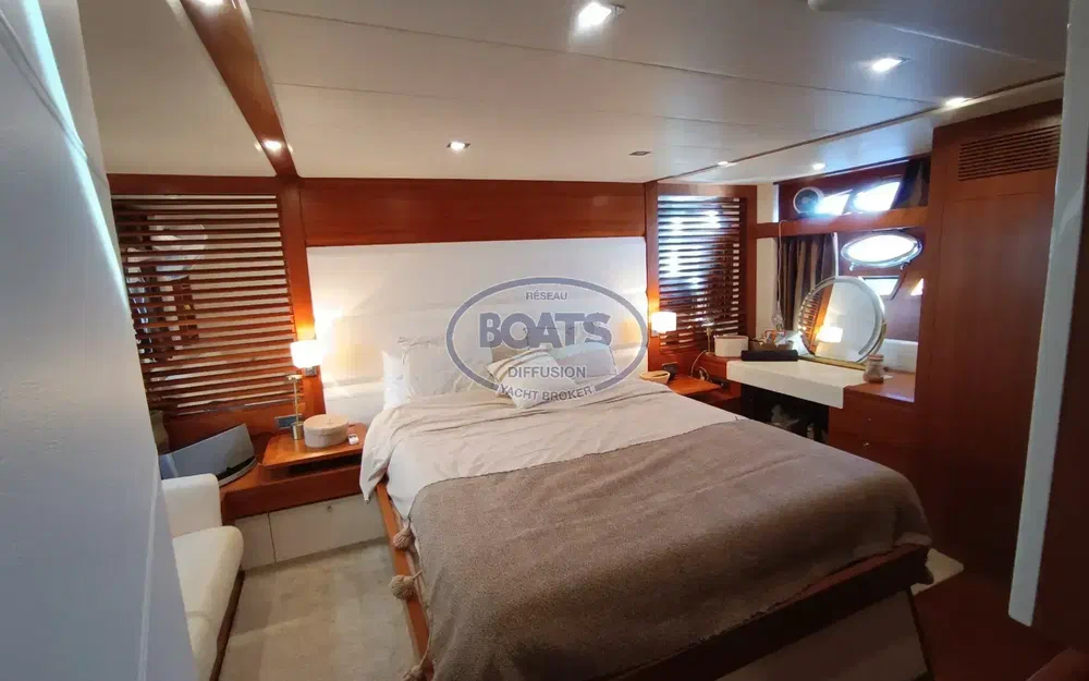 slider 6 Queens Yachts 62
