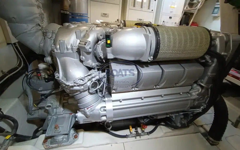 slider 8 Queens Yachts 62