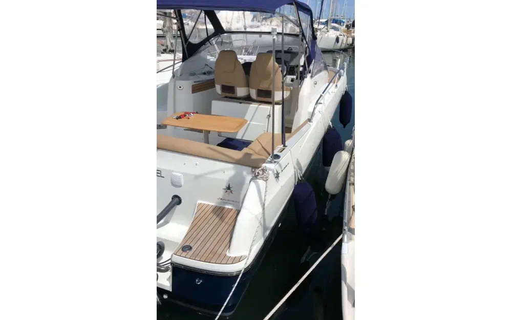 slider 3 Jeanneau Cap Camarat 8.5 WA