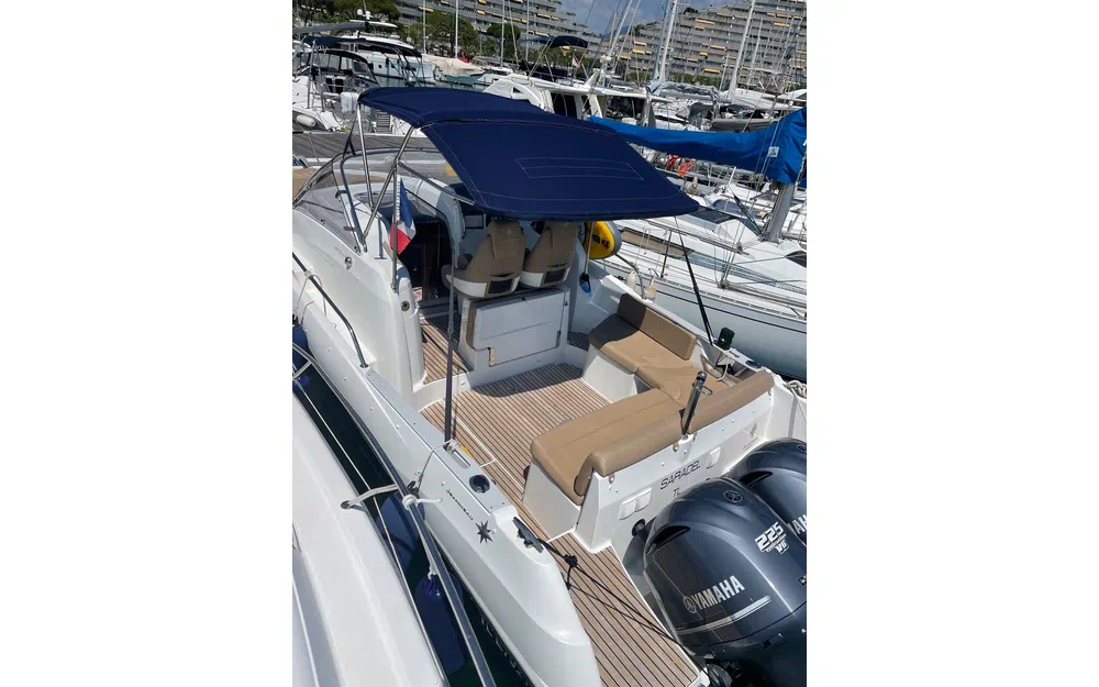 slider 4 Jeanneau Cap Camarat 8.5 WA