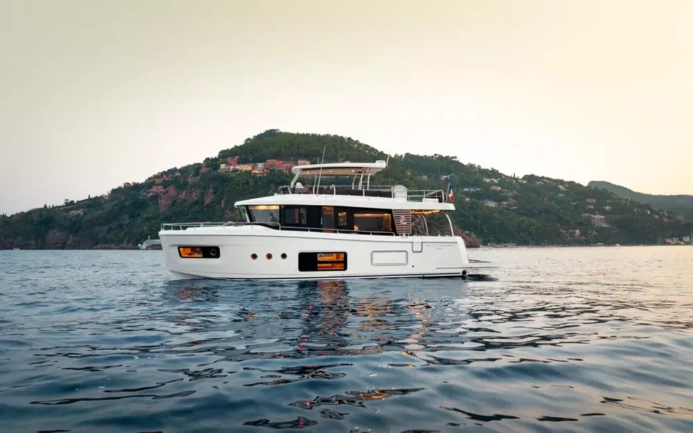 slider 1 Beneteau Swift Trawler 54