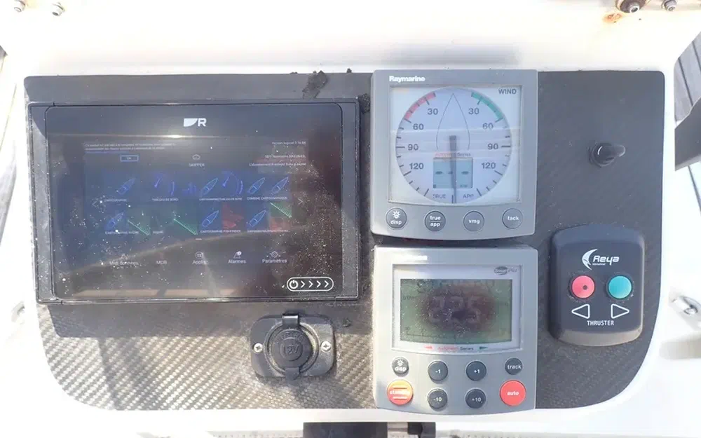 slider 22 Beneteau Oceanis 393 Clipper
