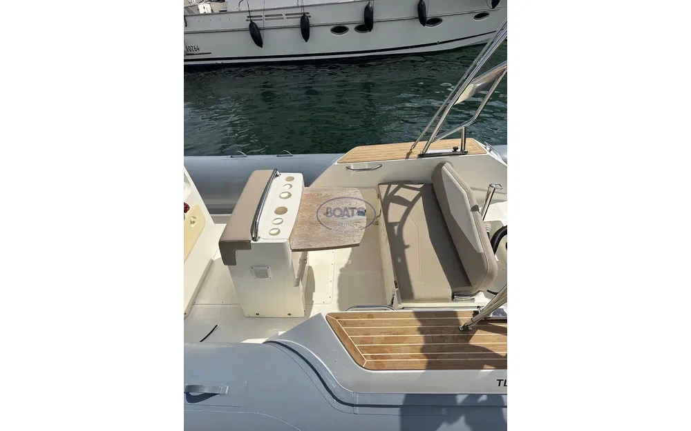 slider 3 Capelli Tempest 700 Sun