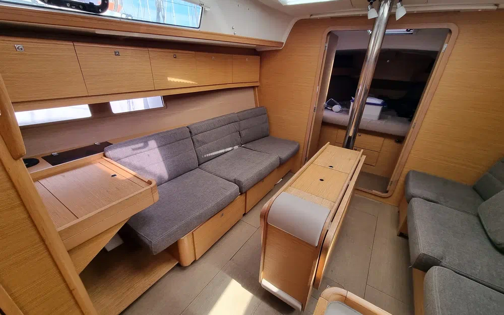slider 10 Dufour 382 Grand Large