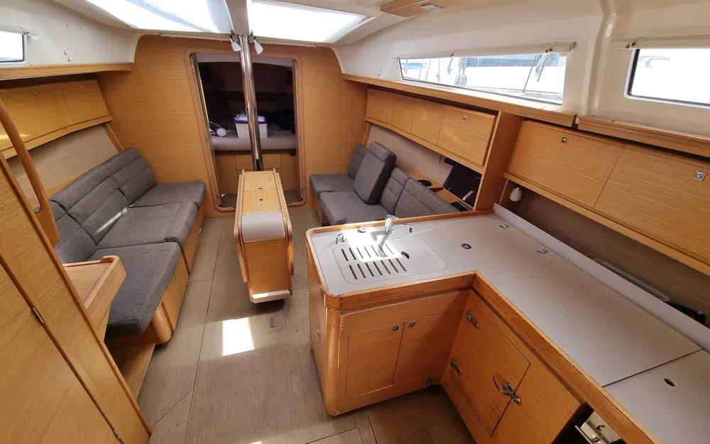 slider 1 Dufour 382 Grand Large