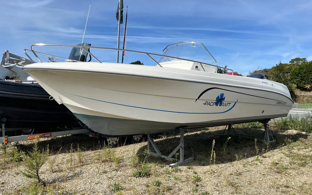 slider 0 Pacific Craft 670 Open