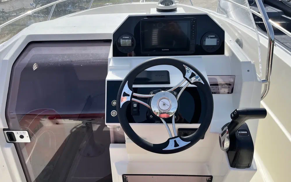 slider 4 Pacific Craft 670 Open