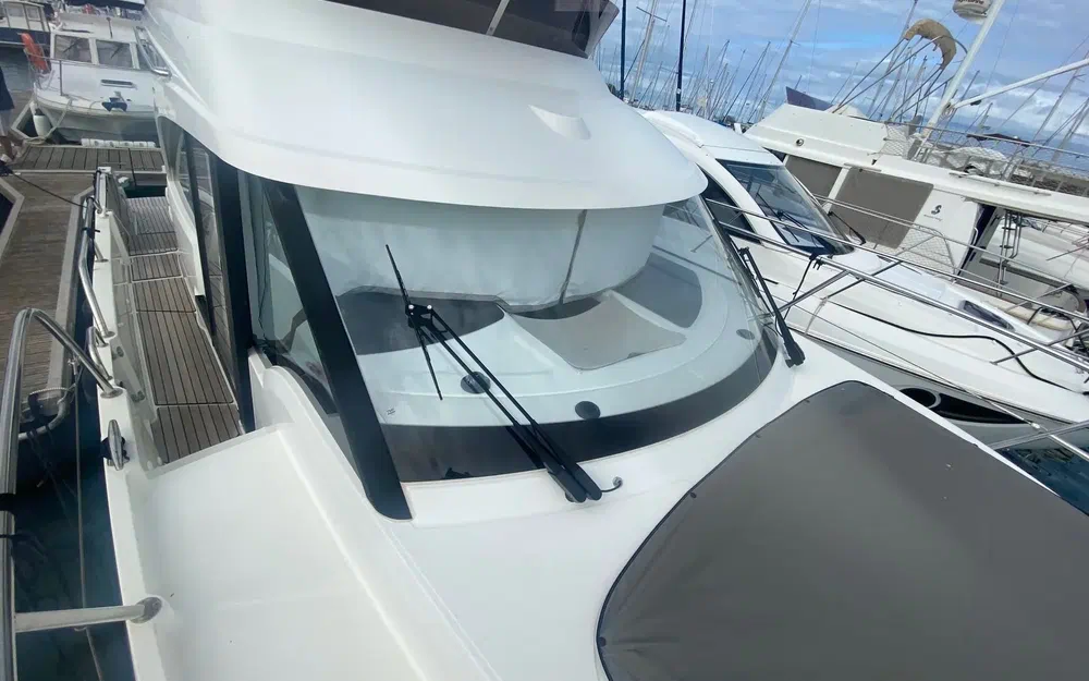 slider 6 Beneteau Antares 11