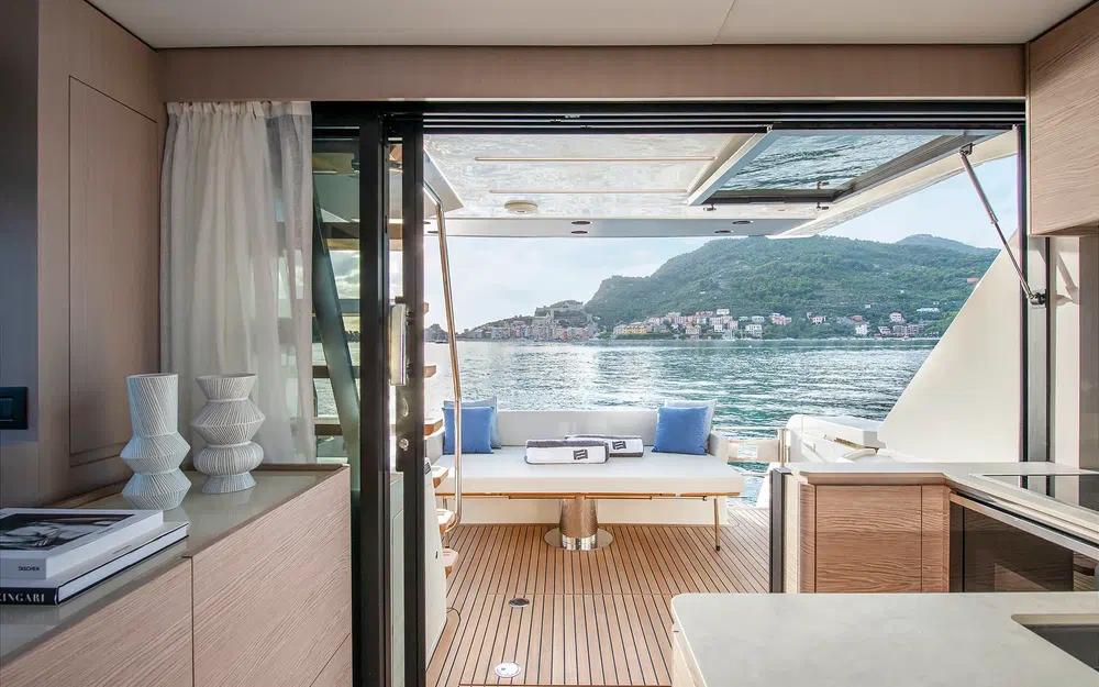 slider 10 Ferretti 500