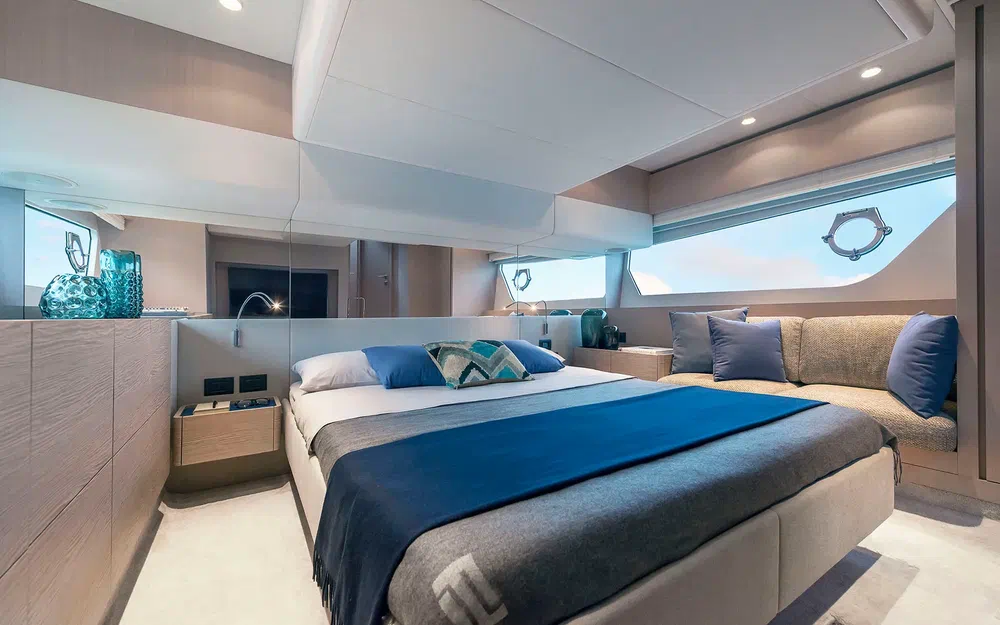 slider 5 Ferretti 500
