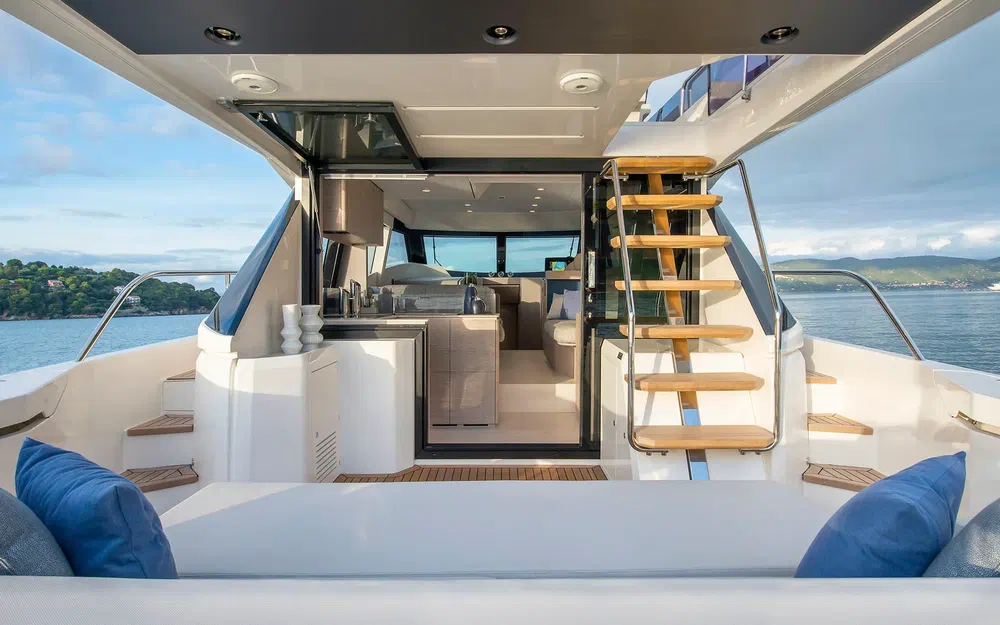 slider 8 Ferretti 500