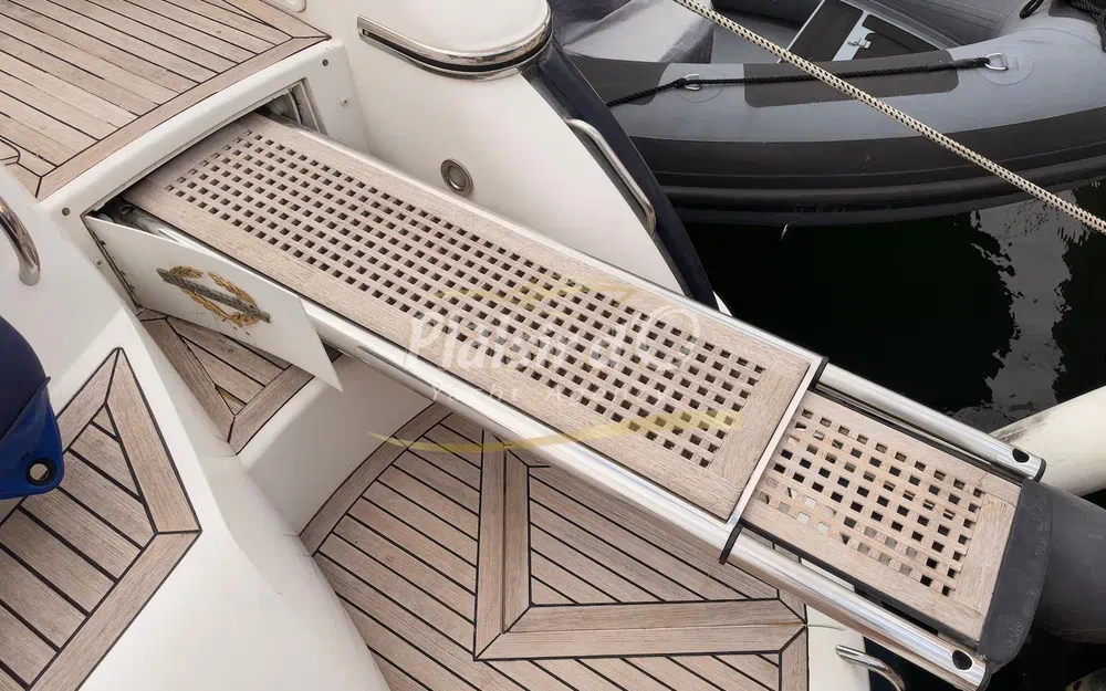 slider 17 Sunseeker Camargue 50
