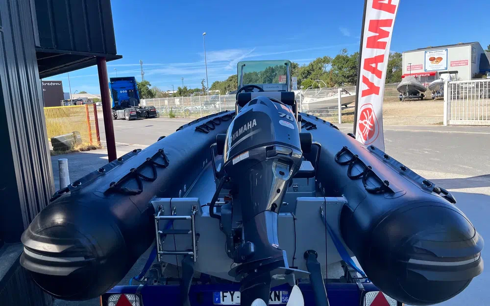 slider 3 3D Tender Patrol 550