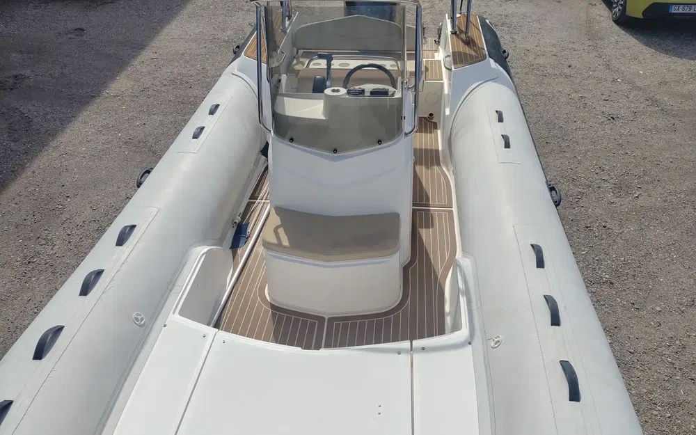 slider 3 Capelli Tempest 700 Sun