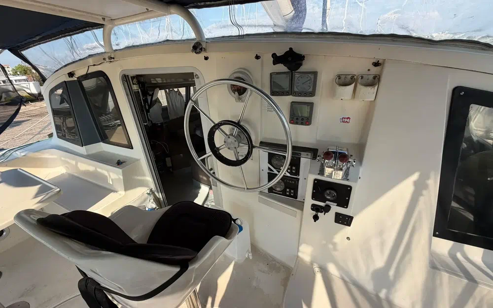 slider 18 Fountaine Pajot Venezia 42