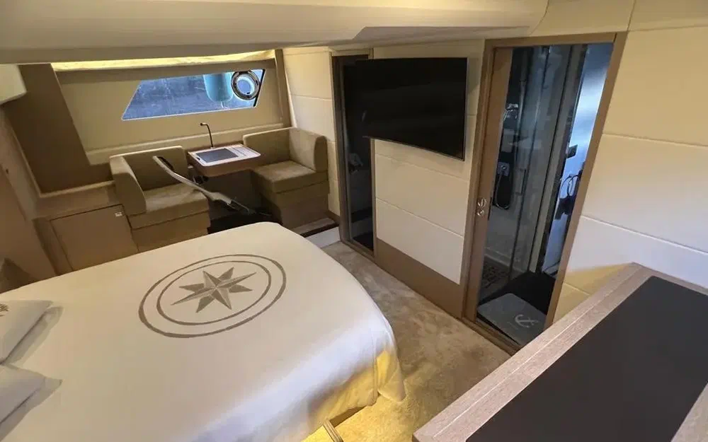 slider 17 Prestige Yachts 560 S