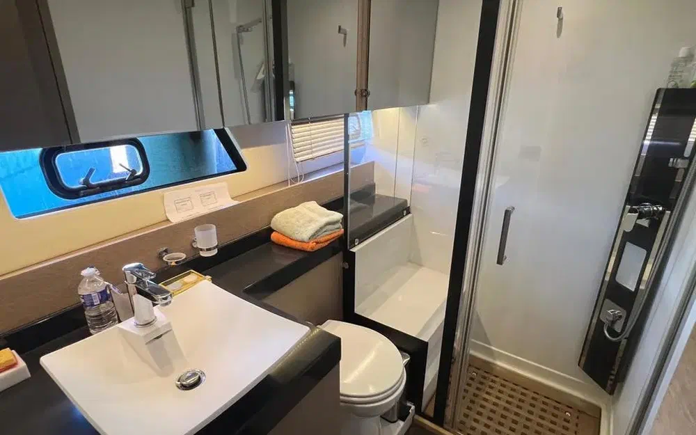 slider 22 Prestige Yachts 560 S