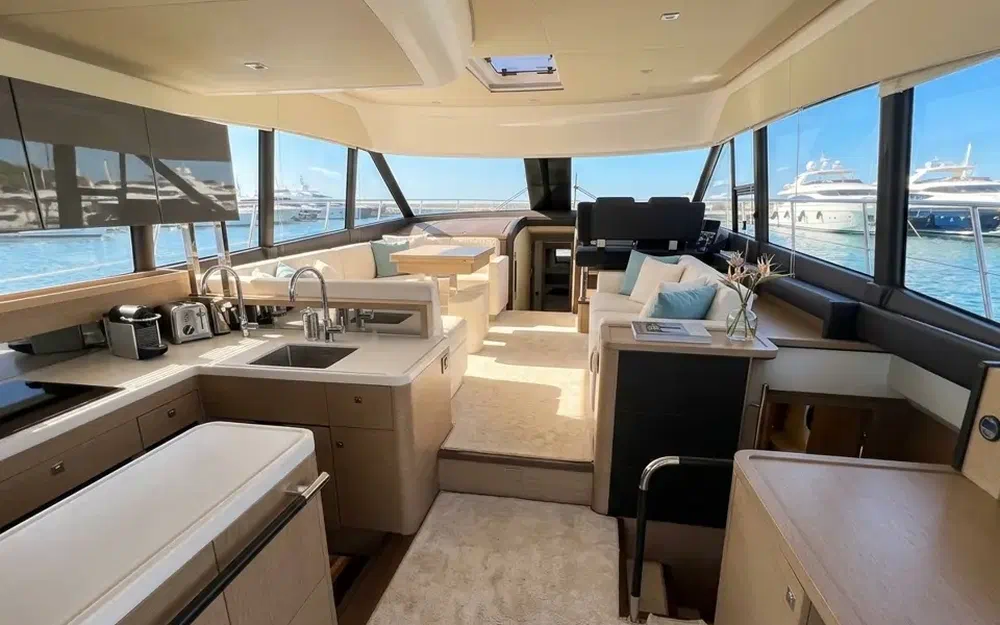 slider 8 Prestige Yachts 560 S